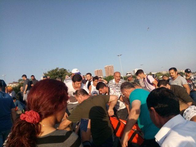 Kartal&rsquo;da Denizde Kaybolan Gen&ccedil;, Dalgı&ccedil;lar Tarafından Bulundu 1