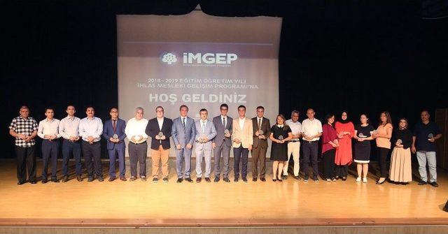 İhlas Koleji Hizmet İçi Eğitim Seminerlerine Başladı