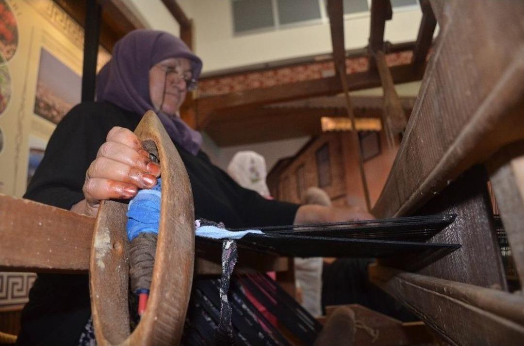 Pala Kilim Dokuma Bilecik&rsquo;te Yaşatılıyor