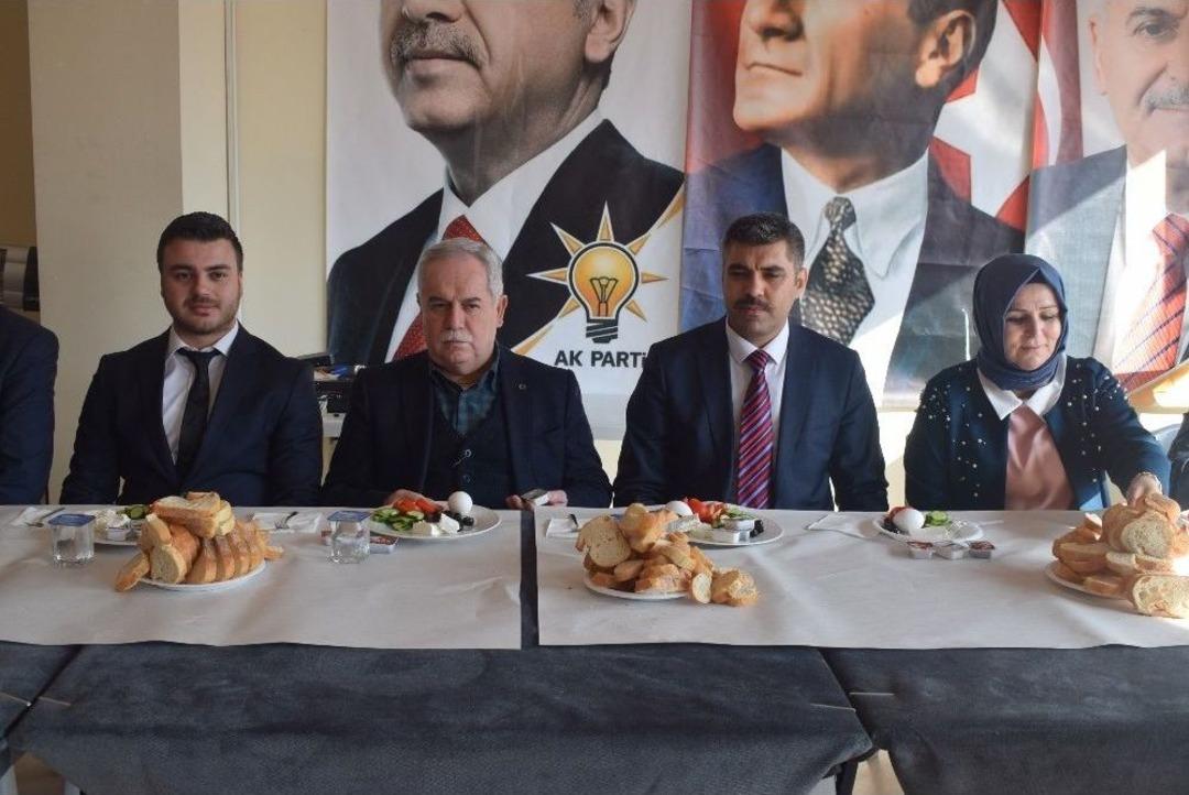 Ak Parti Milletvekili Berber, Alaşehir&rsquo;de Partililerle Buluştu