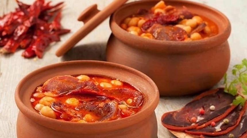 Pastırmalı Kuru Fasulye Tarifi