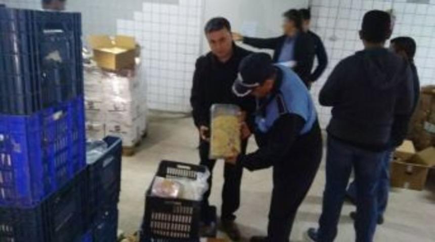 Dev S&uuml;t &Uuml;r&uuml;nleri Tesisinde K&uuml;fl&uuml; Kaşar Skandalı