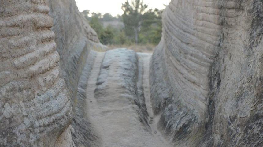 Friglerden Kalan Tarihi İzler Ge&ccedil;mişe G&ouml;t&uuml;r&uuml;yor