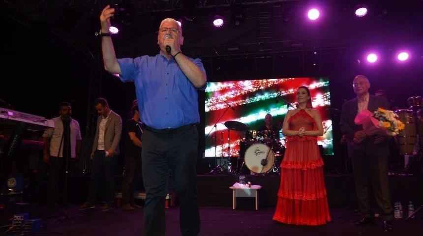 Belediye Başkanından Sanat&ccedil;ılara Taş &Ccedil;ıkartacak Performans