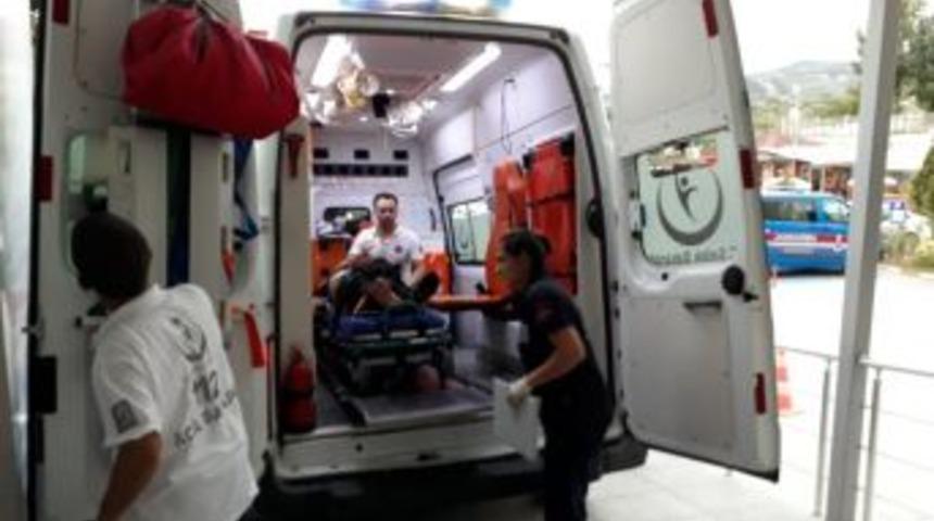 3. Kattaki Evinin Balkonundan Aşağı Düşen Şahıs Yaralandı