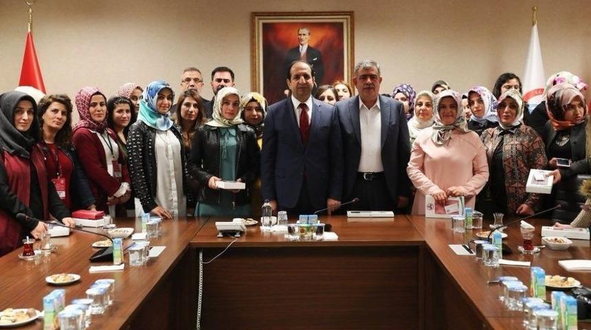 Vanlı Emek&ccedil;i Kadınlardan Bakan Yardımcısı &Ccedil;iftci&rsquo;ye Ziyaret