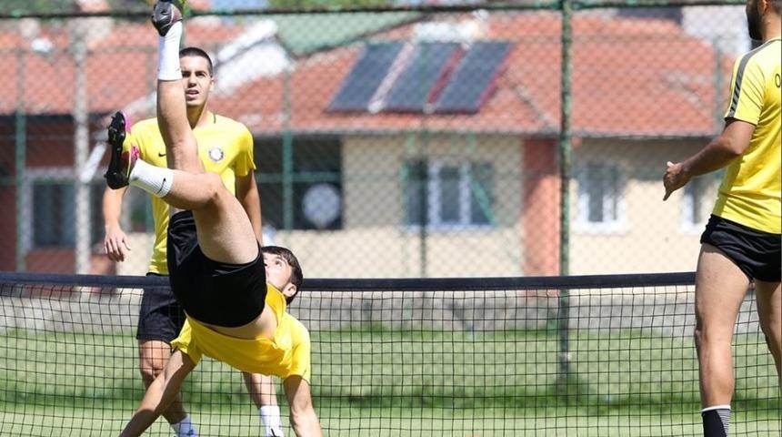 Osmanlıspor Ayak Tenisiyle Başladı, Taktikle Bitirdi