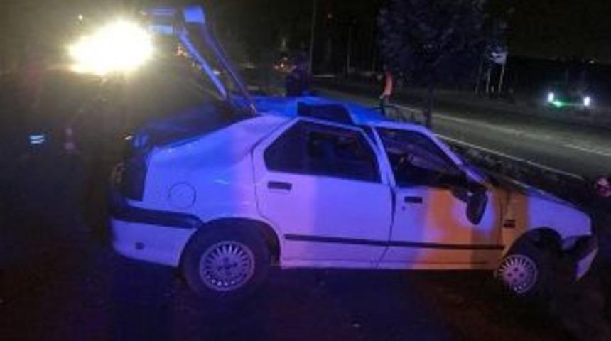 Otomobil Takla Attı: 4&rsquo;&uuml; &Ccedil;ocuk 5 Yaralı