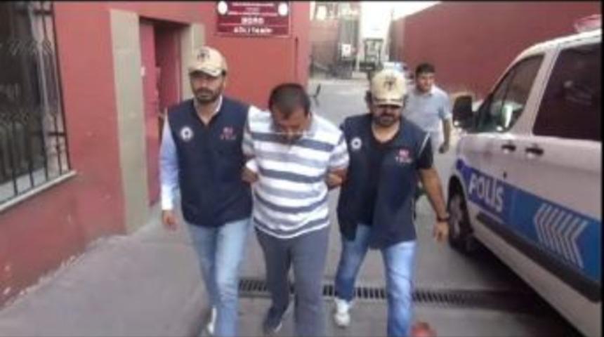 Fet&ouml;&rsquo;den Aranan Eski Vergi M&uuml;fettişi Pijamasıyla Ka&ccedil;arken Yakalandı