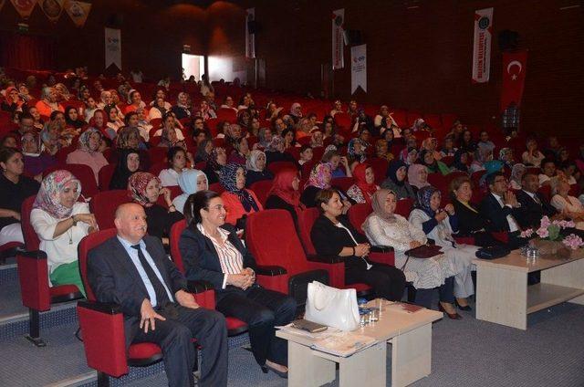 “güçlü Kadın, Güçlü Aile, Güçlü Türkiye” Sloganıyla Yola Çıktılar