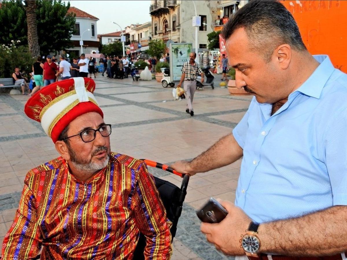 Engelsiz Mehteranlardan &Ccedil;eşme Emniyet M&uuml;d&uuml;r&uuml; Alev&rsquo;e Vefa