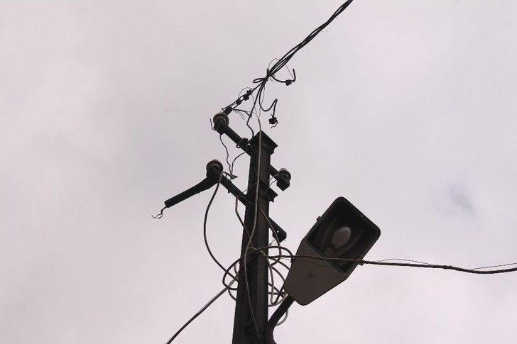 Bu Camide 1 Haftadır Elektrikler Yok G1