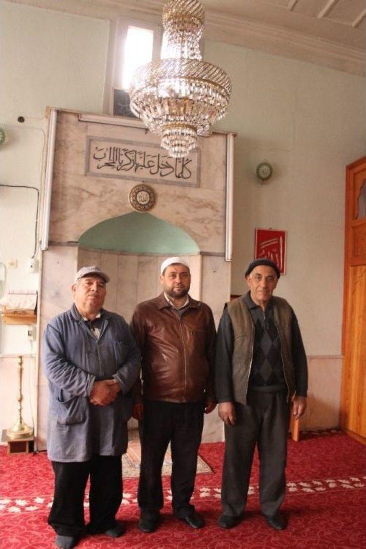 Bu Camide 1 Haftadır Elektrikler Yok G4