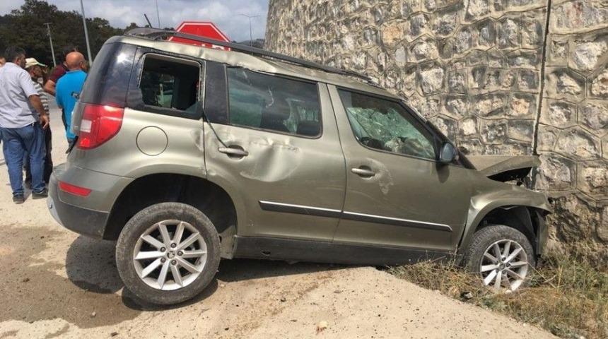 Samsun&rsquo;da Otomobil Duvara &Ccedil;arptı: 1 Yaralı