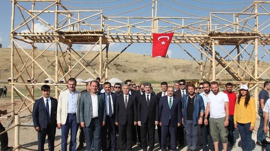 İ&ccedil;işleri Bakan Yardımcısı İnce Ahlat&rsquo;ta