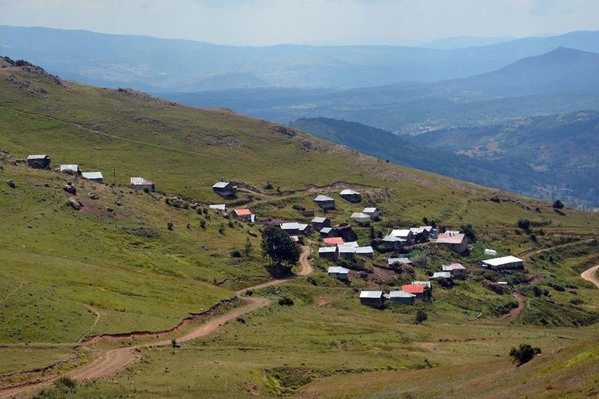 Sıhır&ccedil;ukuru Yaylası, Eşsiz Manzarasıyla B&uuml;y&uuml;l&uuml;yor