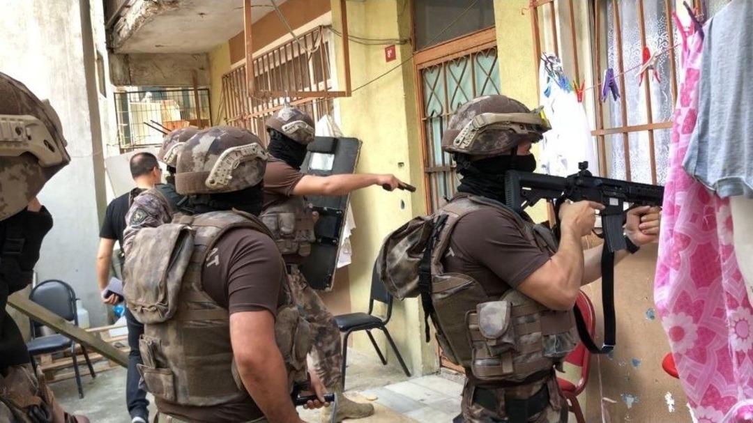 (&ouml;zel) İstanbul&rsquo;da Helikopter Destekli Narkotik Operasyonu
