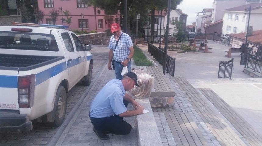 İzmit Zabıtası&rsquo;ndan 51 Seyyar Satıcıya İşlem