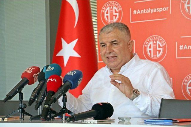 Antalyaspor Başkanı ‘gülerek Gidiyorum’ Diyerek İstifa Etti