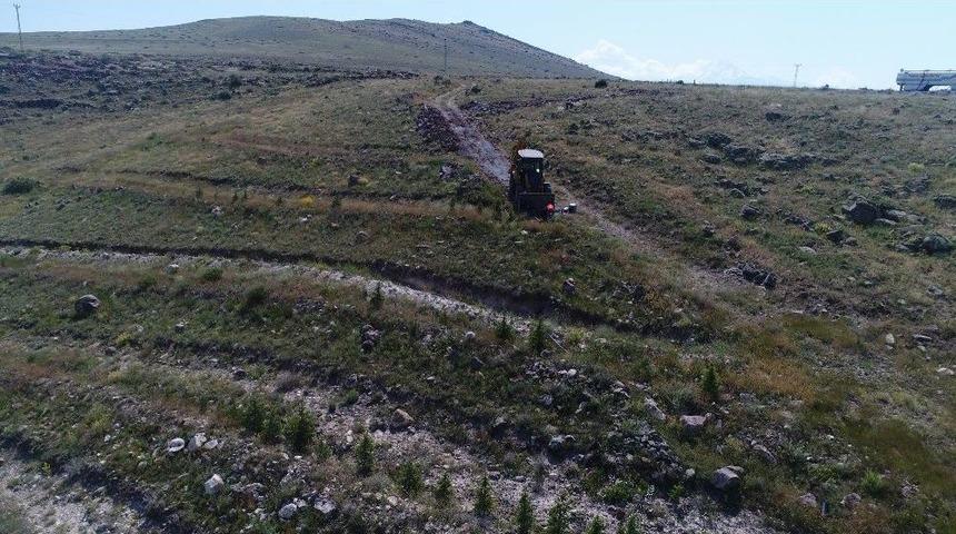 İncesu Belediyesi &Ouml;mer Halisdemir&rsquo;in Adını Yaşatıyor