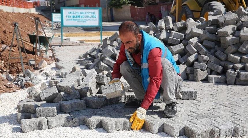 Haliliye&rsquo;de Parke Taşı D&ouml;şeme &Ccedil;alışması S&uuml;r&uuml;yor