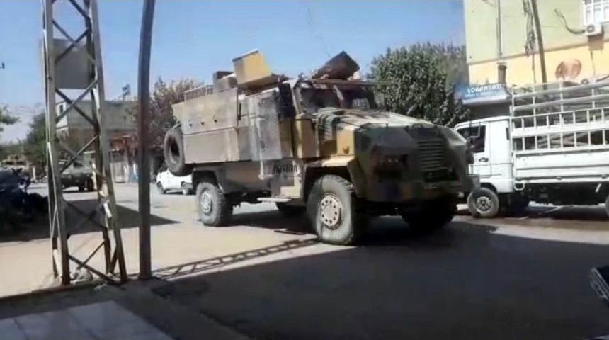 Suriye Sınırına Askeri Sevkıyat S&uuml;r&uuml;yor