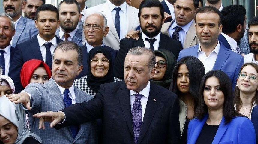 Cumhurbaşkanı Erdoğan, Adana Teşkilatı İle Fotoğraf Çektirdi