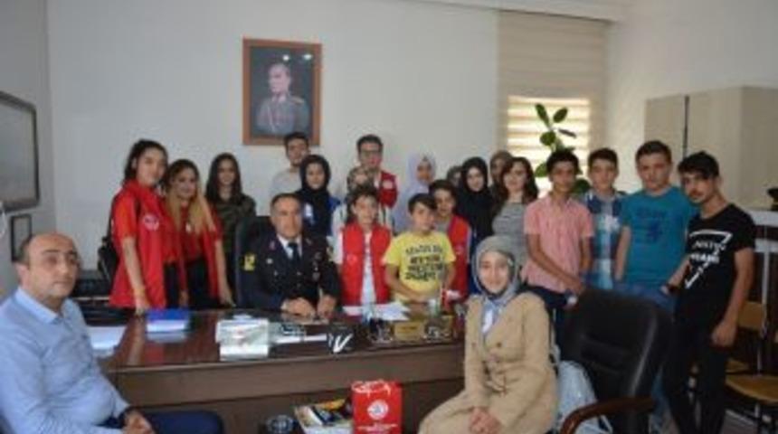 Gen&ccedil;lerden Jandarmaya 30 Ağustos Ziyareti