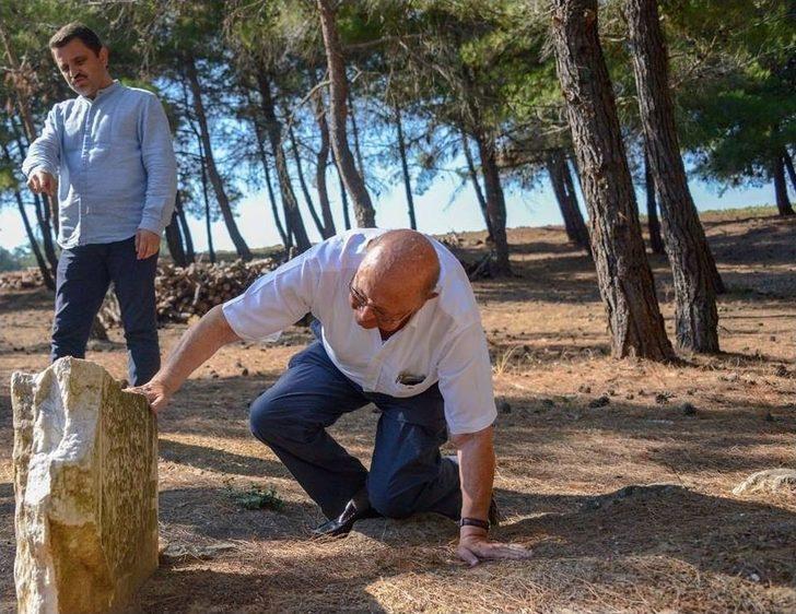 Çanakkale Savaşları’nın Mezar Yeri Belli Olan Tek Şehit Doktorunun Kabrini Torunu Ziyaret Etti G2
