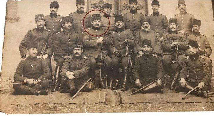 Çanakkale Savaşları’nın Mezar Yeri Belli Olan Tek Şehit Doktorunun Kabrini Torunu Ziyaret Etti G4