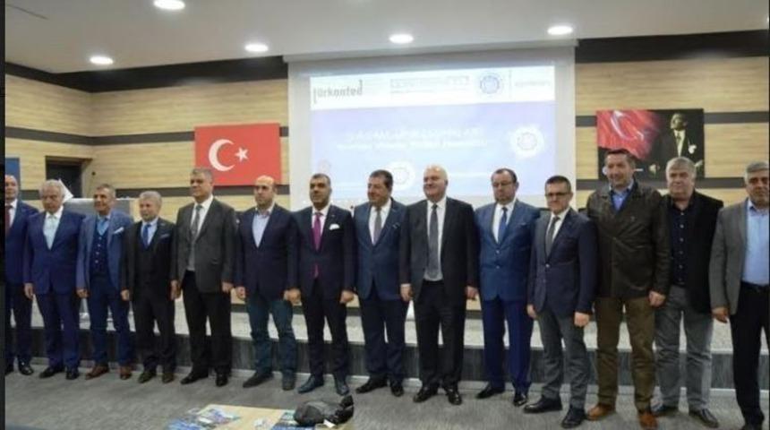 Biga’da ’yerelden Ulusala Türkiye Ekonomisi’ Konferansı