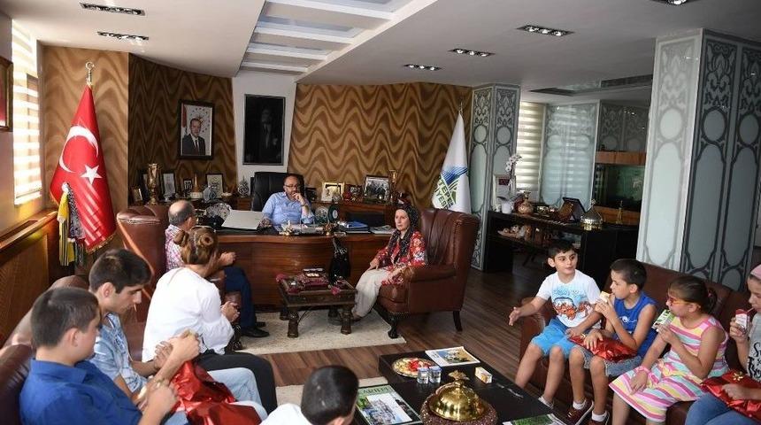 Başkan &Uuml;z&uuml;lmez, &Ouml;zel &Ccedil;ocuklarla Buluştu