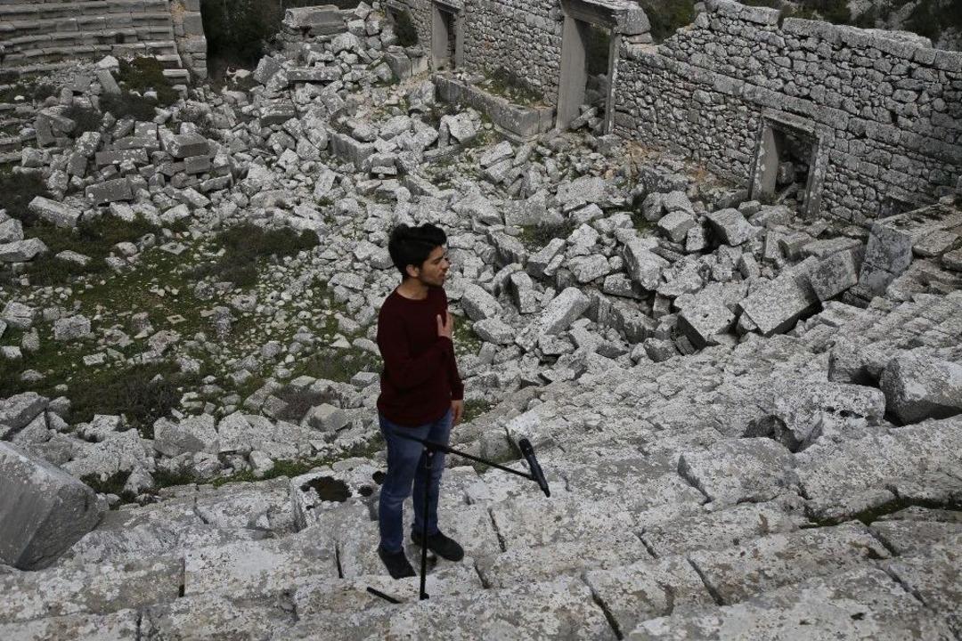 İstiklal Marşı&rsquo;nın 10 Kıtasını Farklı Mekanda Okudular