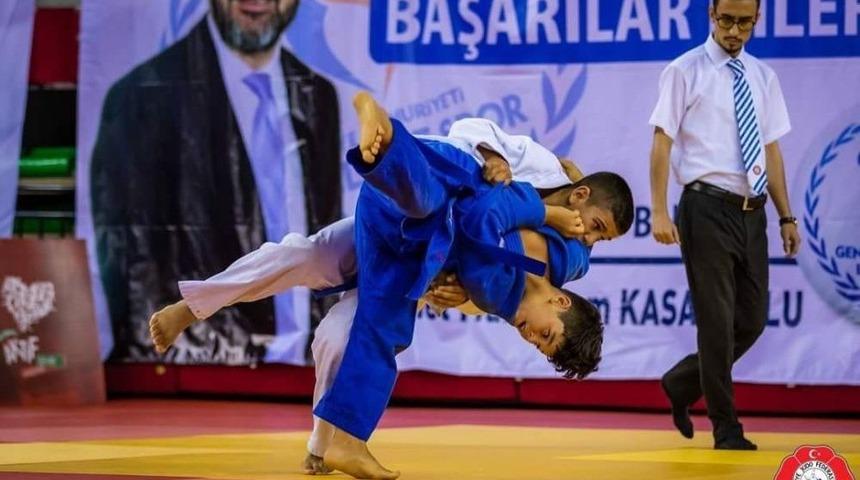 Kırşehirli Sporcu Judoda T&uuml;rkiye İkincisi Oldu