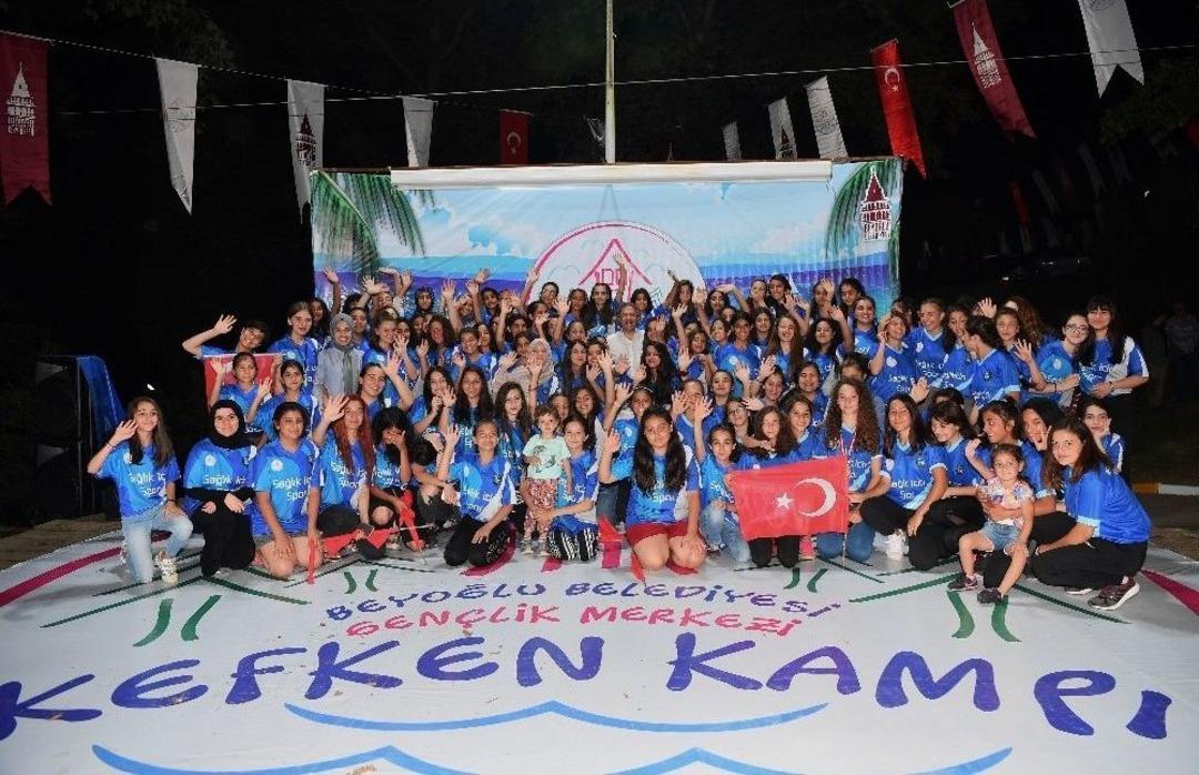 &Ouml;ğrenciler Kefken&rsquo;de Tatilin Keyfini &Ccedil;ıkartıyor