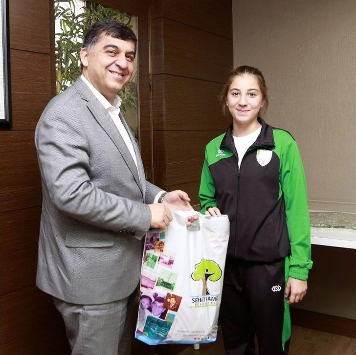 Belediye Başkanı Fadıloğlu Milli Sporcuları Ağırladı G5