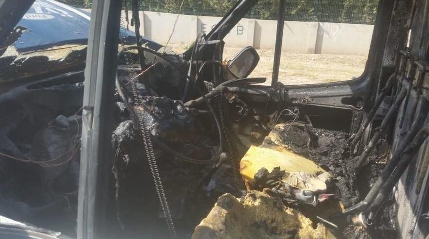 Yanan Kamyonet, Kullanılamaz Hale Geldi