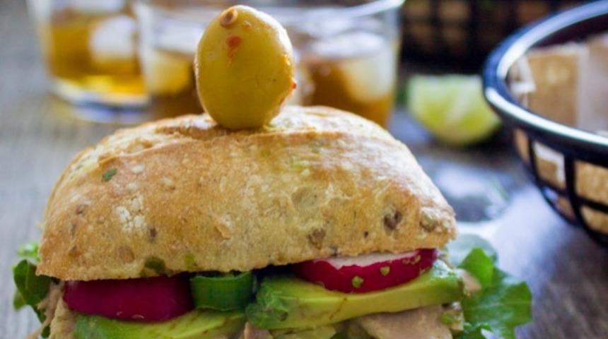 Baharatlı Ton Balıklı Sandviç