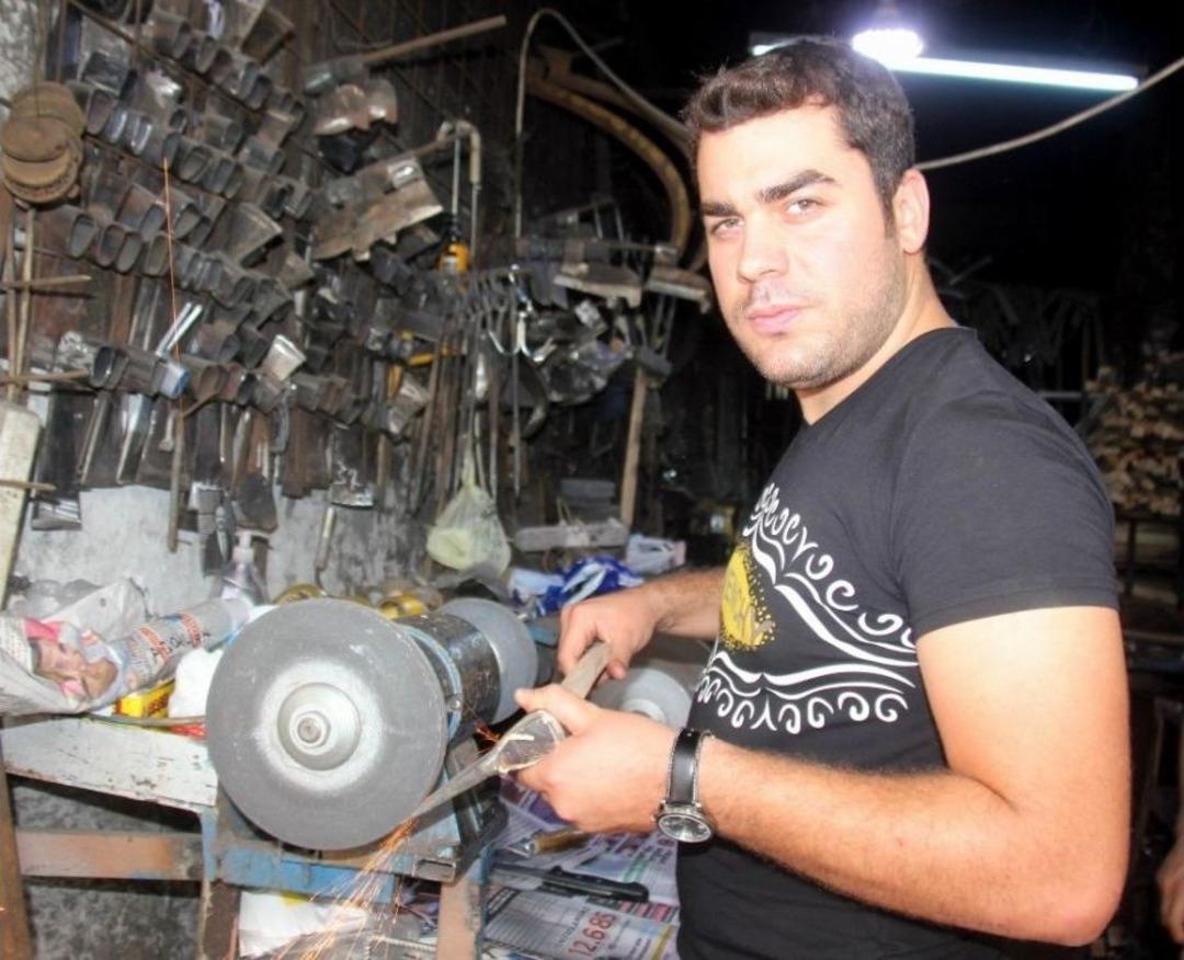 Harita M&uuml;hendisi, Dedesine Yardım İ&ccedil;in Bı&ccedil;ak Biliyor