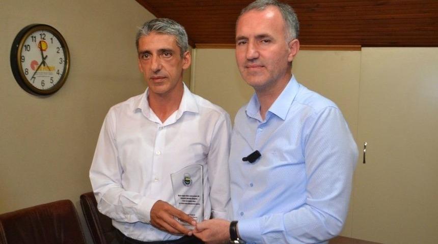 Kahraman Şof&ouml;re Başkandan Şilt