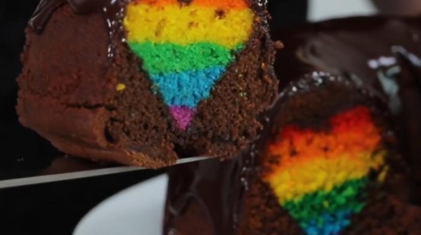 Gökkuşağı Kalp Kek Tarifi