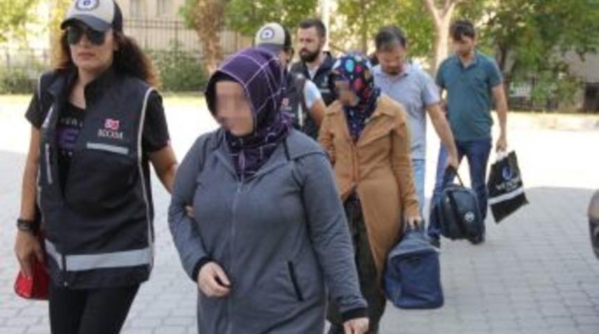 Fet&ouml;&rsquo;n&uuml;n Gaybubet Evlerinde Yakalanan 4 Kişi Adliyede