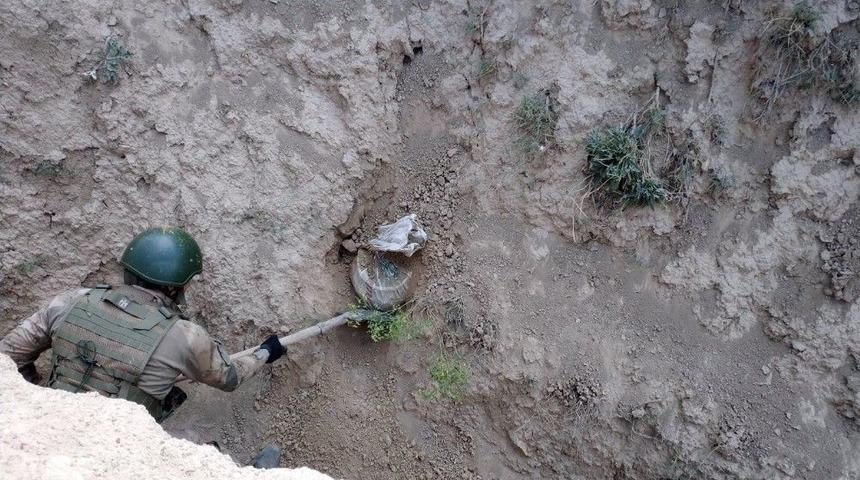 Toprağa G&ouml;m&uuml;l&uuml; Patlayıcı İmha Edildi