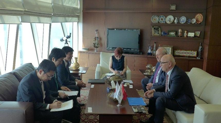 Japonya B&uuml;y&uuml;kel&ccedil;isi&rsquo;nden, Aso&rsquo;ya İşbirliği &Ccedil;ağrısı