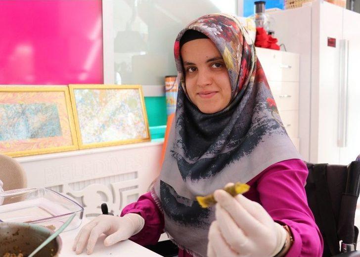 (özel Haber) ‘engelsiz Cafe’ İle Engelleri Aştılar G5