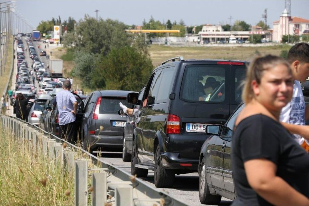 Gurbet&ccedil;iler Akın Akın D&ouml;n&uuml;yor