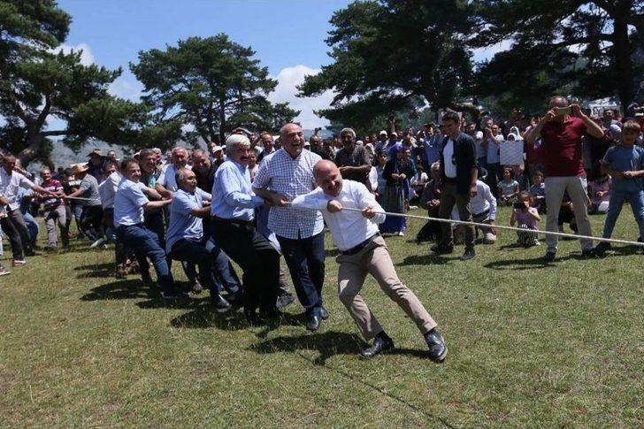 Kuzoluk Yaylasında Coşkulu Şenlik G1