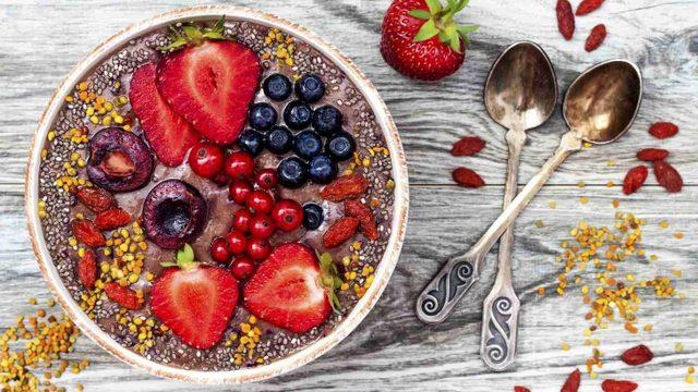 Çilekli Çikolatalı Kahvaltılık Smoothie