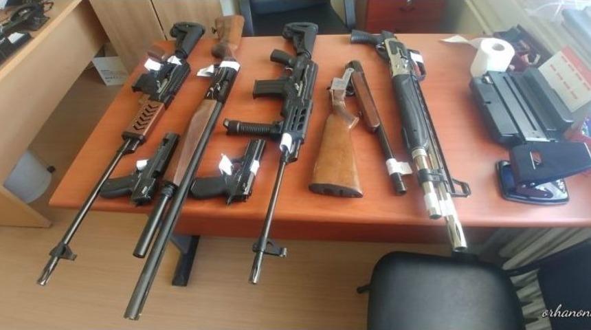 Nevşehir&rsquo;de Uyuşturucu Tacirinin Evinden Adeta Cephanelik &Ccedil;ıktı