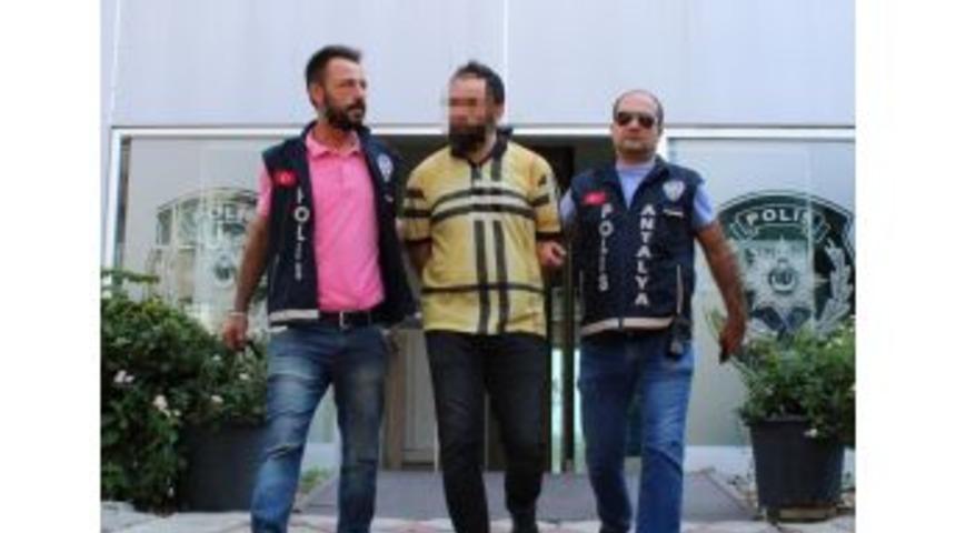 Antalya&rsquo;da Zabıt Katibini &Ouml;ld&uuml;ren Zanlı Yakalandı